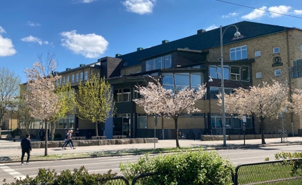 Katrinelundsgymnasiets skolbyggnad