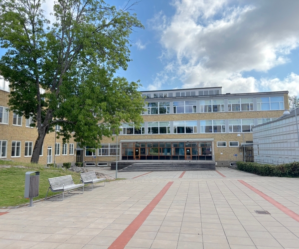 Bild på Ebersteinska gymnasiet