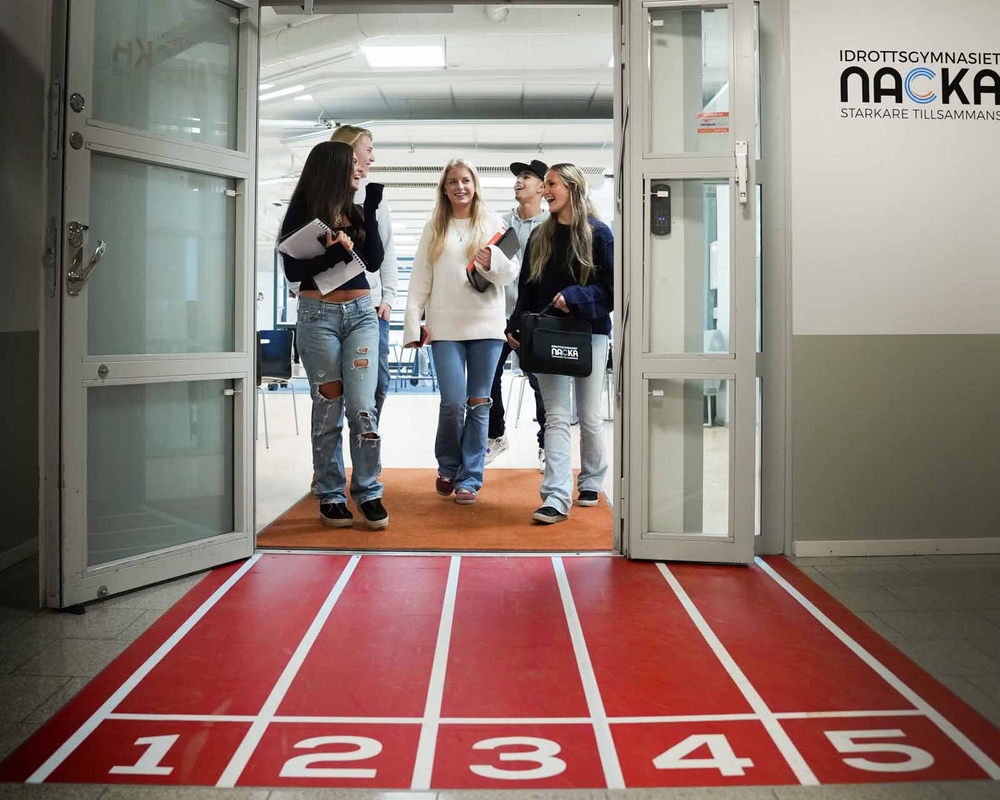 Bild på Idrottsgymnasiet entre.jpg