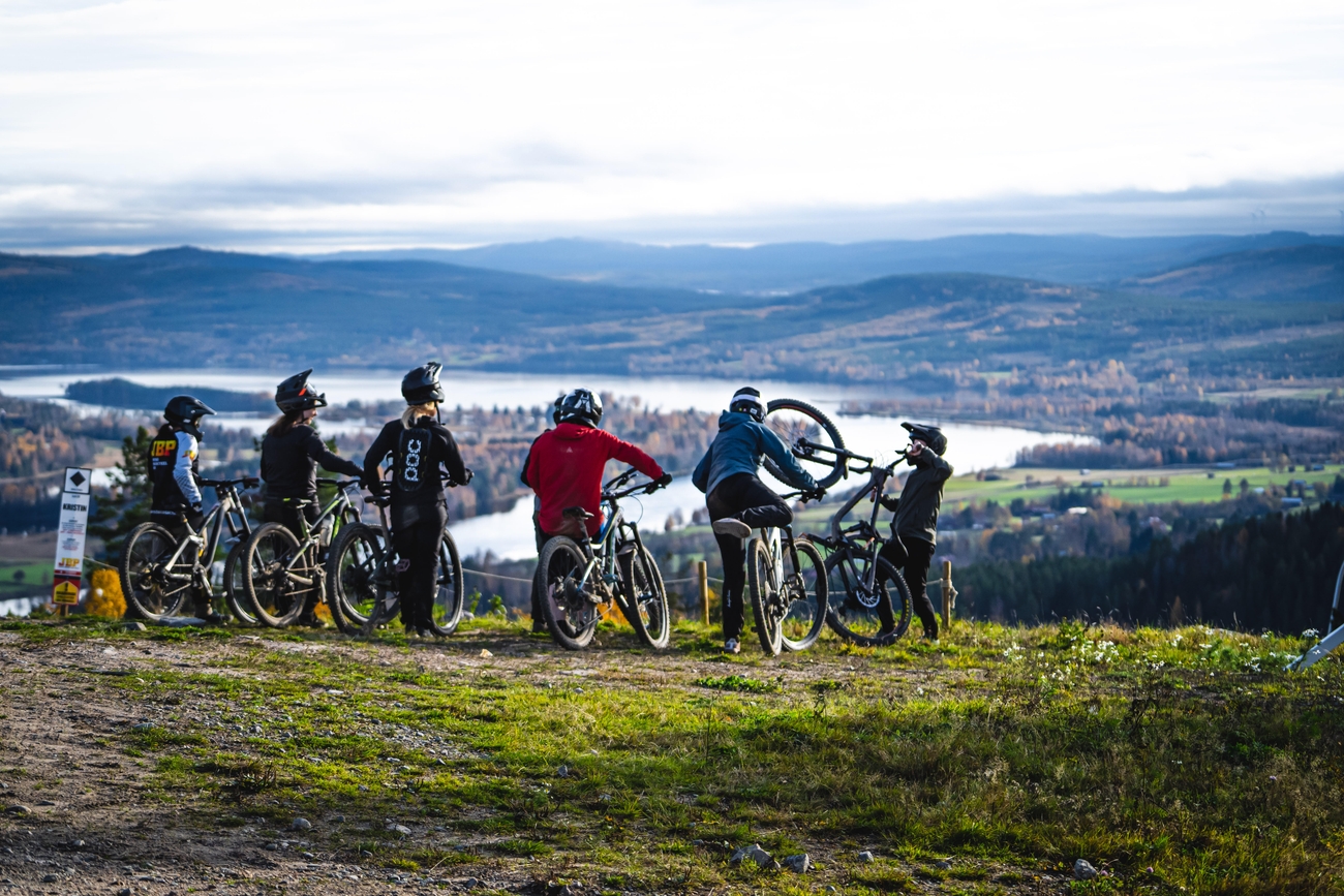 Bild på Järvsögymnasiet cover 1.jpg