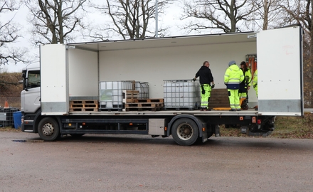 Lektion i att lasta Bergstrands Gymnasium i Sigtuna