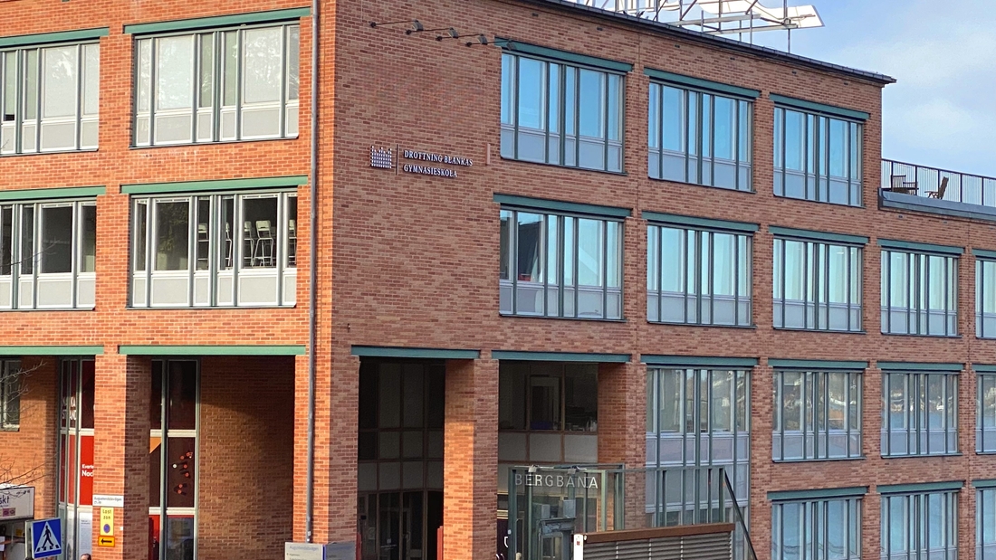 Drottning Blankas Gymnasieskola Nackas skolbyggnad.