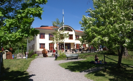 Marina Läroverkets huvudbyggnad.