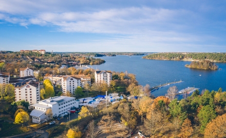 Utsikt över skolan och Örnsberg Distra gymnasium 